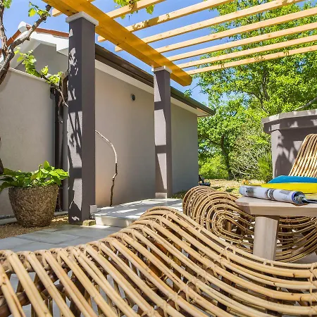 Вилла With Swimming Pool Outdoor Kitchen Sauna Jacuzzi Play Area And Sea View *